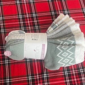 NWT Lemon Super Soft thick cozy ankle socks 5 pair sizes 5-9.5